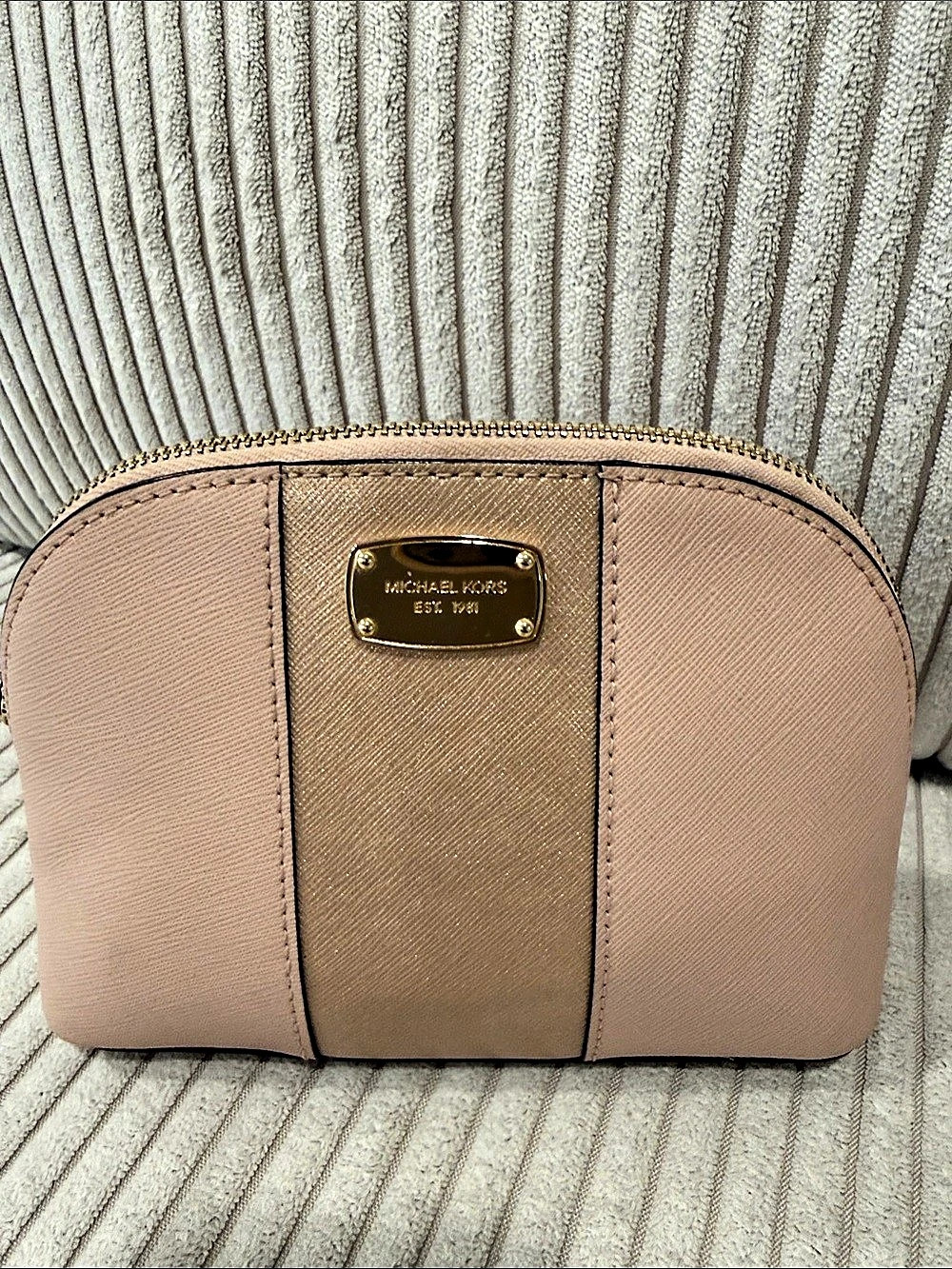 Michael Kors Cindy Dome Cosmetic Case Pouch Pink
